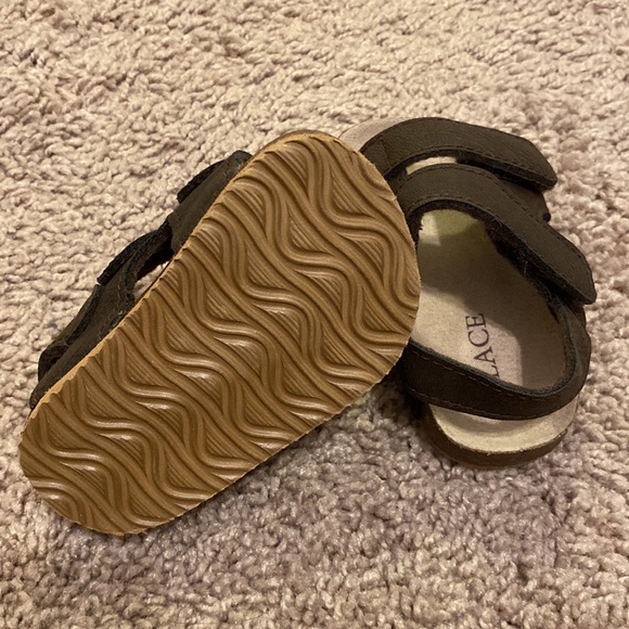Children’s place brown, Birkenstock style sandal - Picture 4 of 4